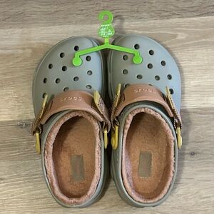 CROCS Grey and Pink all terrain fur lined clogs